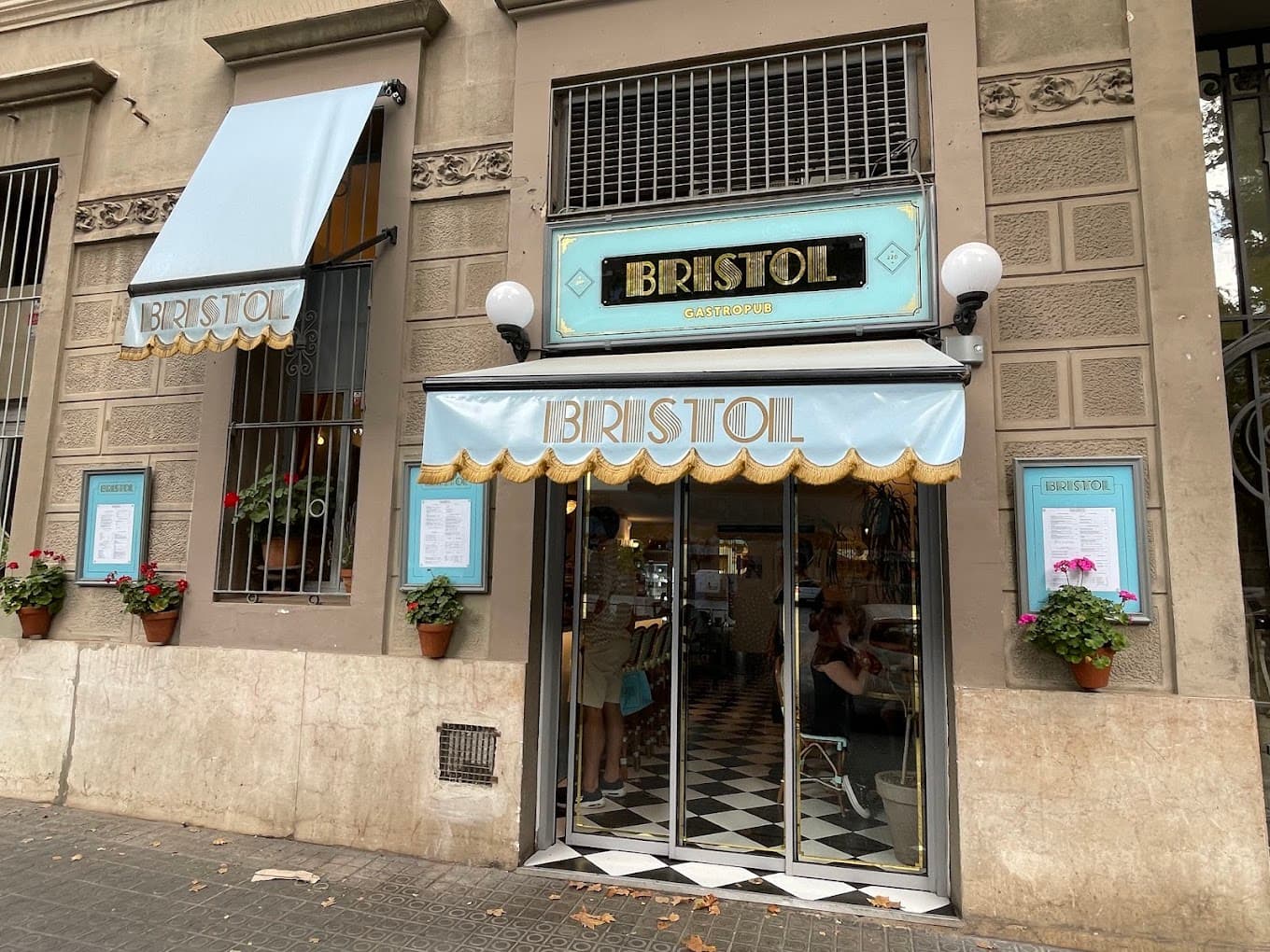 Bristol Cafe in Barcelona is a cozy spot for tea-time lovers