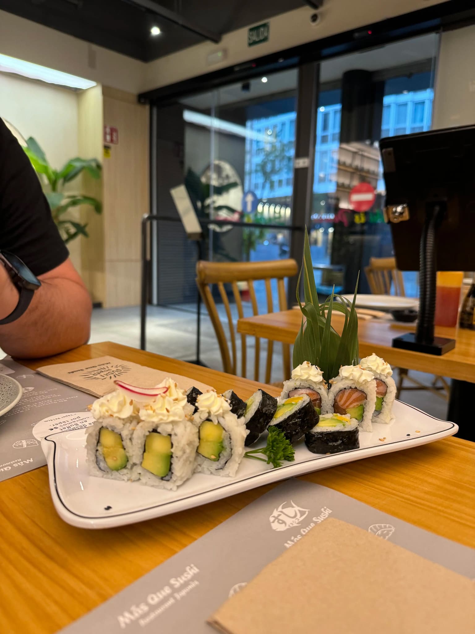 best-all-you-can-eat-sushi-in-barcelona